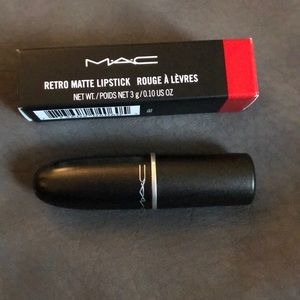 Mac Retro Matte Lipstick “Ruby Woo”